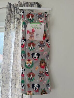 Deck The Paws Soft Plush Luxury Throw Blanket Size 50x70In NWT!